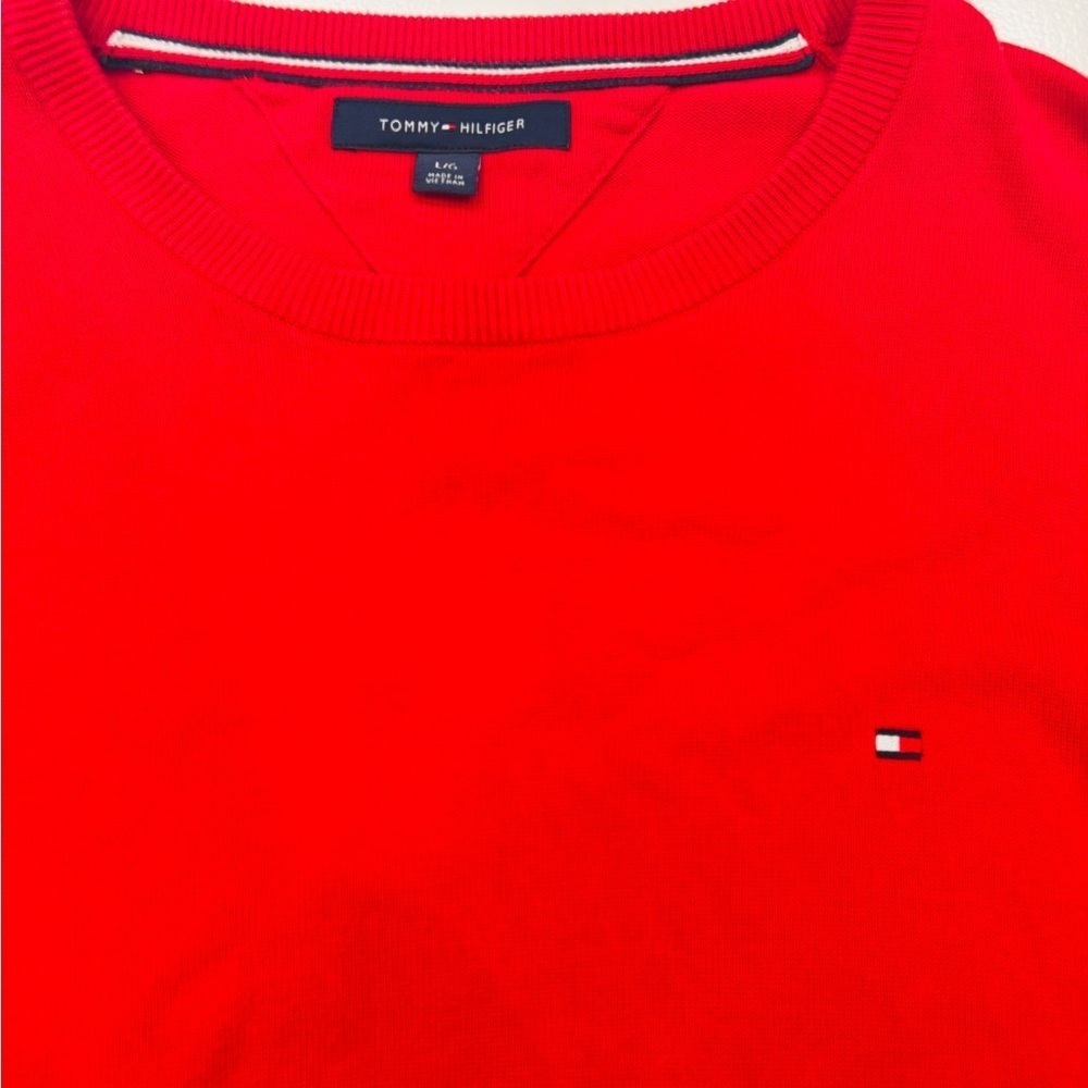 Tommy Hilfiger Men's Vibrant Red Crewneck Sweater size Large Mint condition - Picture 9 of 9